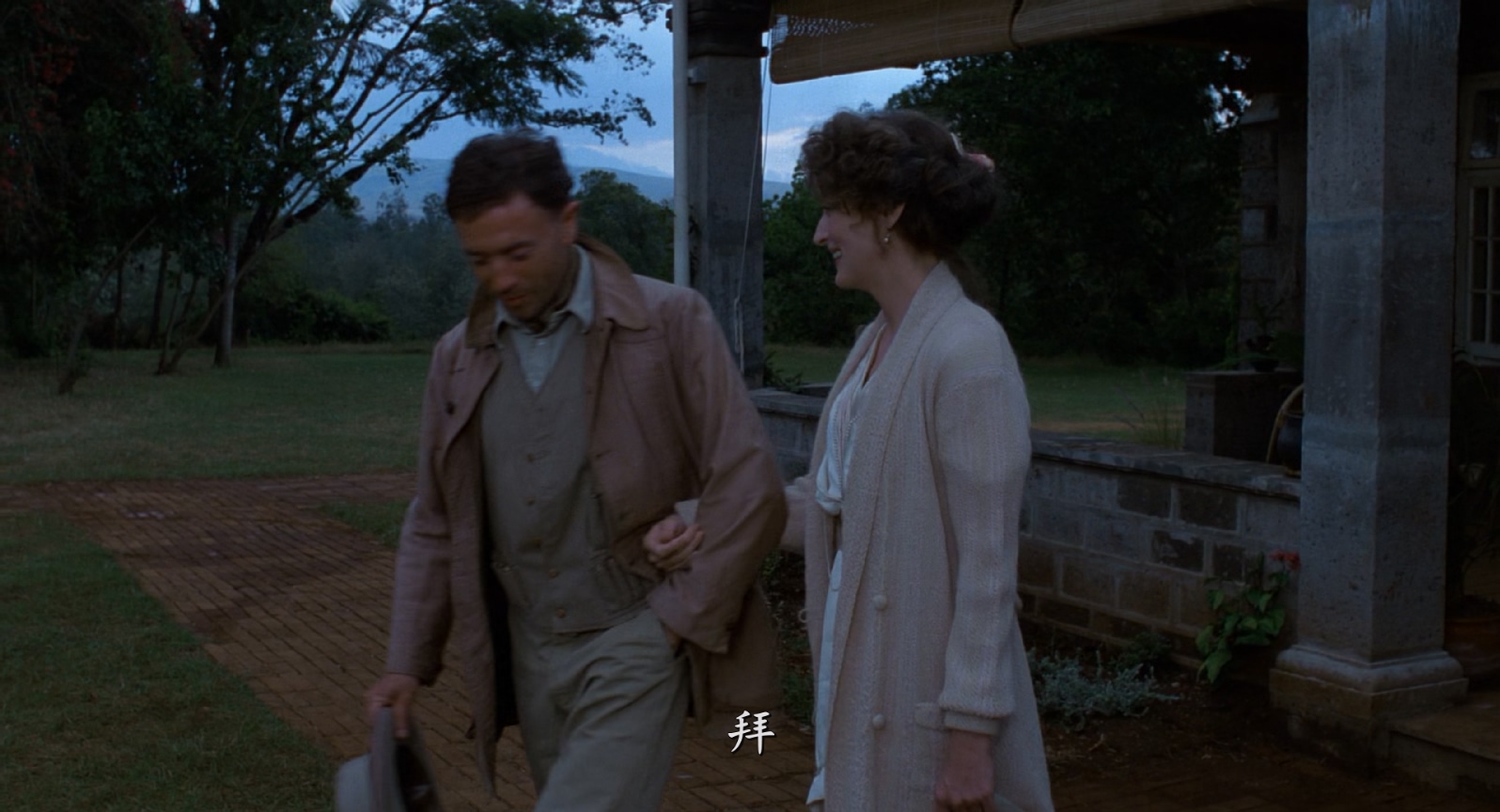 [1985][走出非洲][剧情/爱情/传记][简繁中英字幕][mkv/9.64g][1080p.BluRay.x265.10bit.DD+5.1.MNHD-FRDS.mkv]