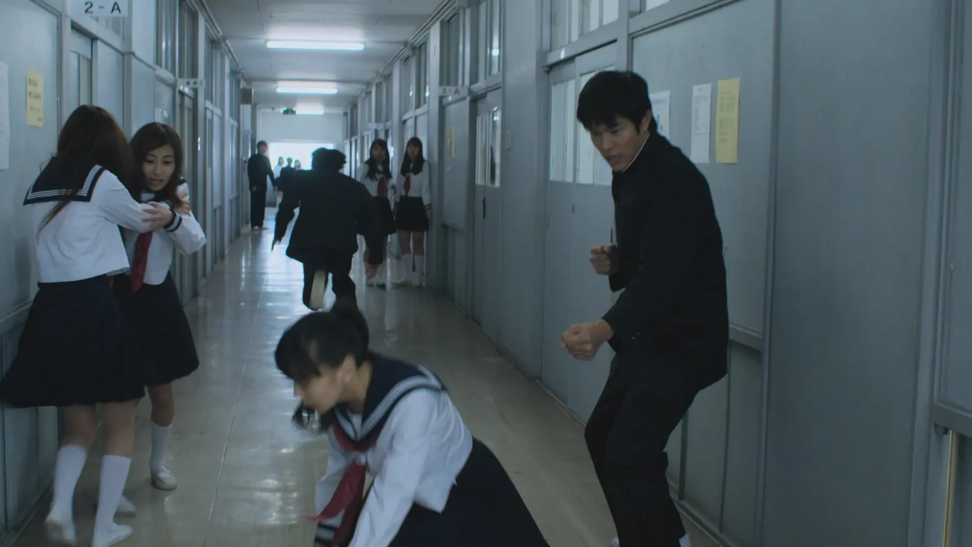 [ed2k][2013][变态假面][铃木亮平/千眼美子][喜剧][中文字幕][MKV/7.36GiB][BluRay.1080p.x265.10bit.DDP.5.1.MNHD-FRDS]