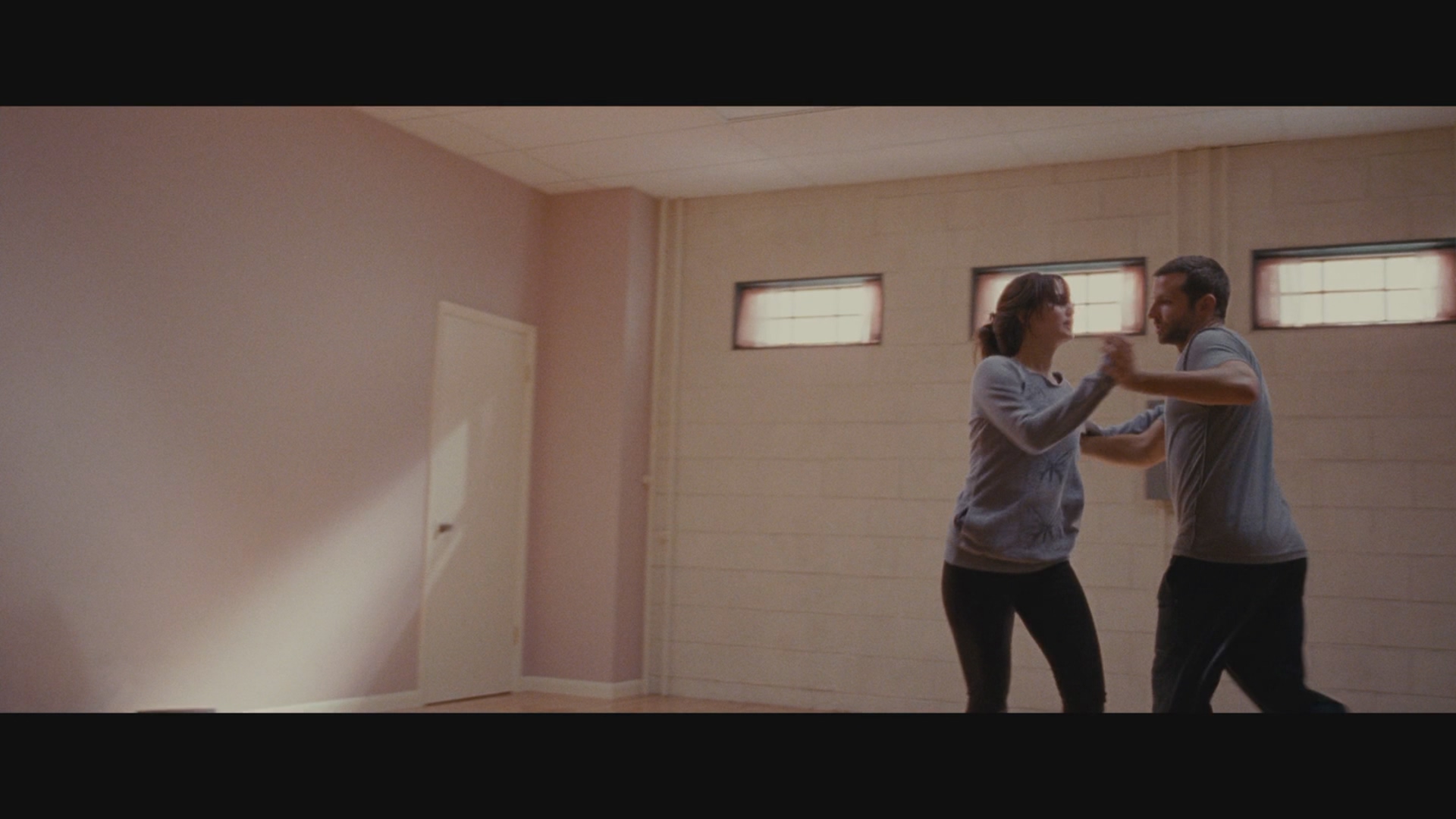 [ed2k][2012][乌云背后的幸福线][布莱德利·库珀/詹妮弗·劳伦斯][剧情/喜剧/爱情][国英双语][MKV/10.60GiB][BluRay.1080p.x264.DDP5.1.2Audios-CMCT]