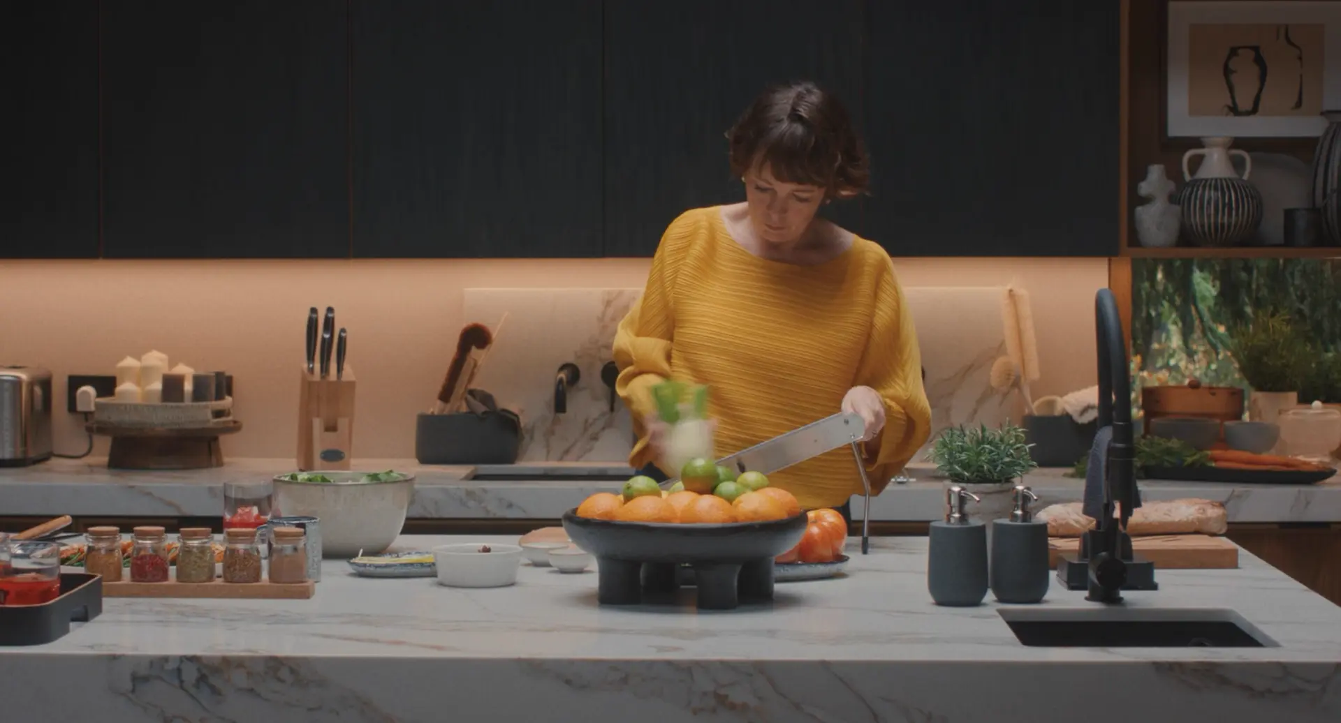 [ed2k][2025][玫瑰][奥利维娅·科尔曼/本尼迪克特·康伯巴奇][剧情/喜剧][中英字幕][MKV/6.43GiB][BluRay.1080p.x265.10bit.DDP5.1.MNHD-FRDS]