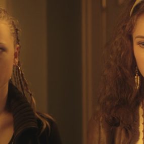 [ed2k][2006][V字仇杀队][国英双语 中英字幕][MKV/4.21GiB][BluRay.1080p.x265.10bit.2Audio.MNHD-FRDS]